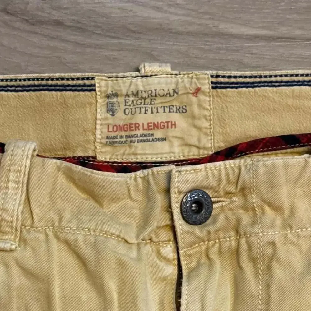 American Eagle Outfitters Y2K Vintage Tan Cargo Shorts Size 36